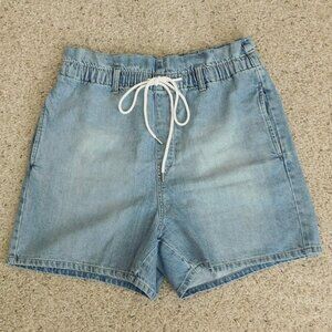 Women's Gap Paper Bag Light Wash Denim High Waisted Tie Shorts, Size M Tall